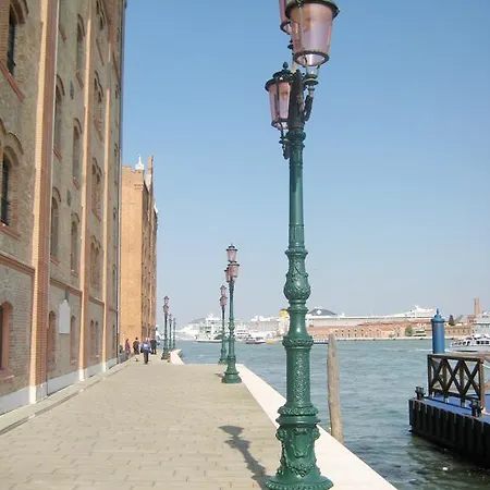 Apartment in Molino Stucky Venedig Zimmer foto