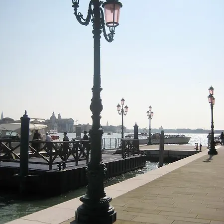 Apartment in Molino Stucky Venedig Zimmer foto